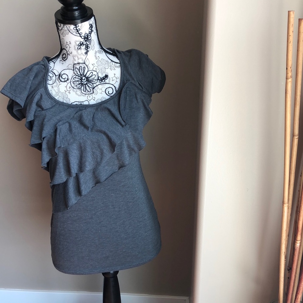 🌻3/$20🌻 Candy Rain ruffled gray short sleeve top